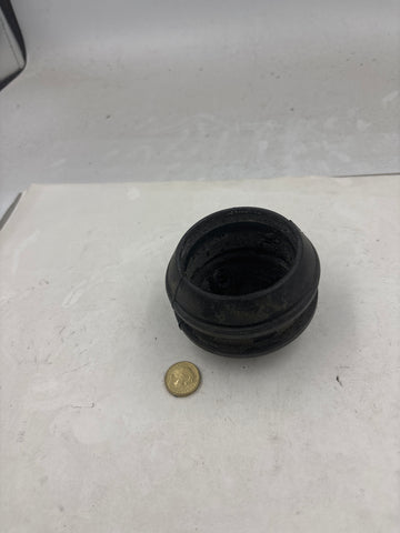 602596 - TR25W/B25 SPEEDO/TACHO RUBBER GAUGE HOLDER 1971/2