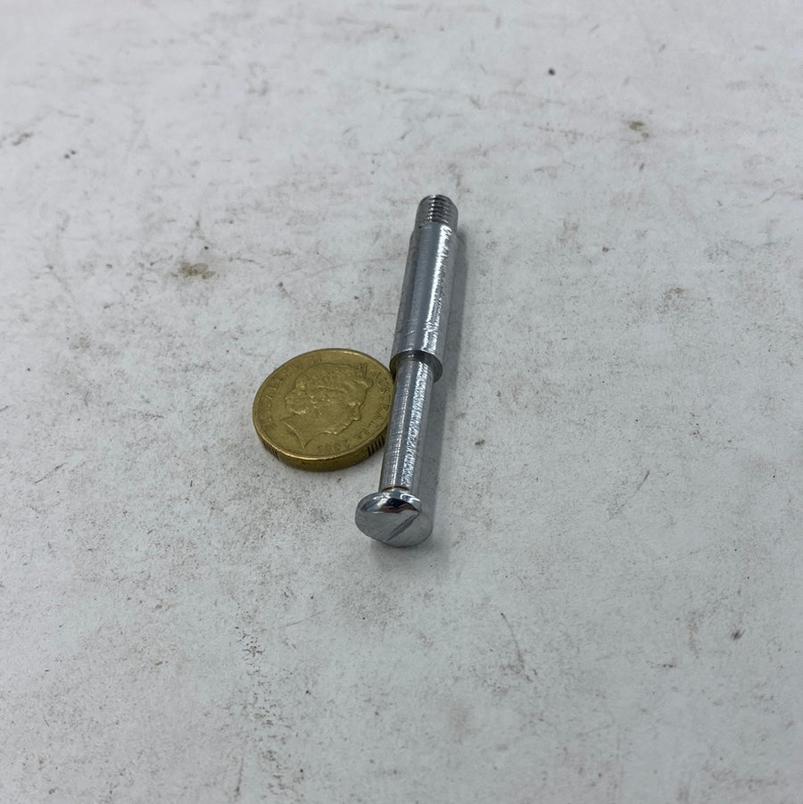 822577 - PRE-UNIT TANK PANEL SCREW 1945/48