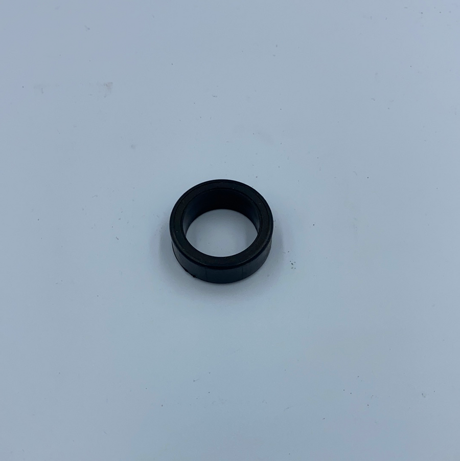 830037 - C RANGE L/H S/ARM SPACER